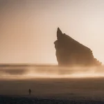 Formation rocheuse photographiée sur la côte islandaise.