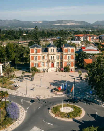 Photographe-Entreprise-Perpignan-5 Vue aérienne de la Mairie de Rivesaltes